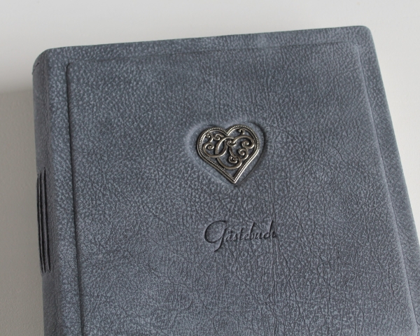 Gästebuch - Album "Herz" aus grauem Büffelleder, mittelgroß